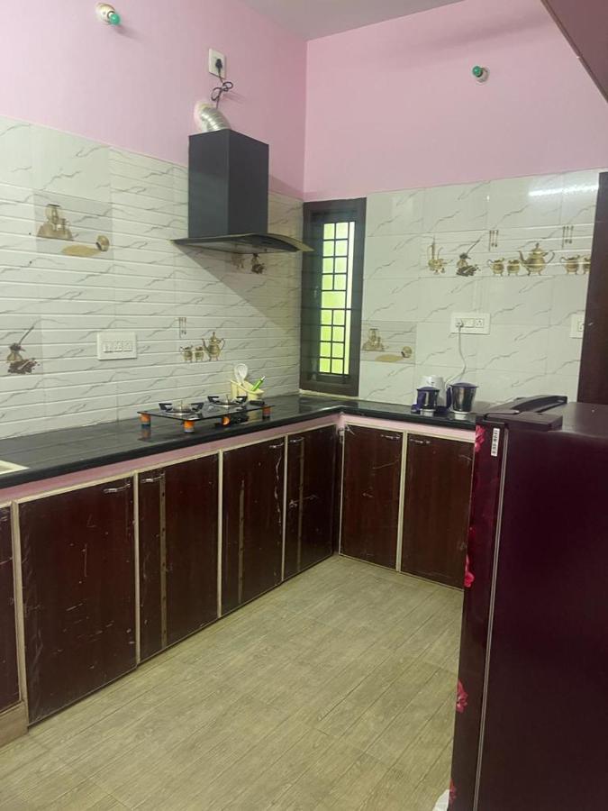 White Home Service Apartment 2Bhk Madurai Exterior foto